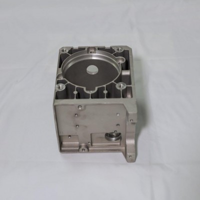 工业用卷门：齿轮箱（铝合金压铸件）